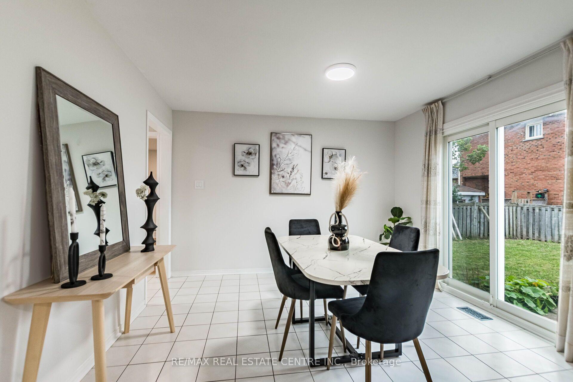 Photo 18 of 829 Stargazer Drive, Mississauga, East Credit — HOMEH
