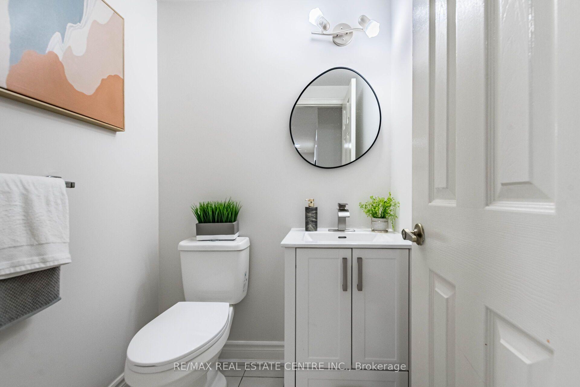 Photo 19 of 829 Stargazer Drive, Mississauga, East Credit — HOMEH