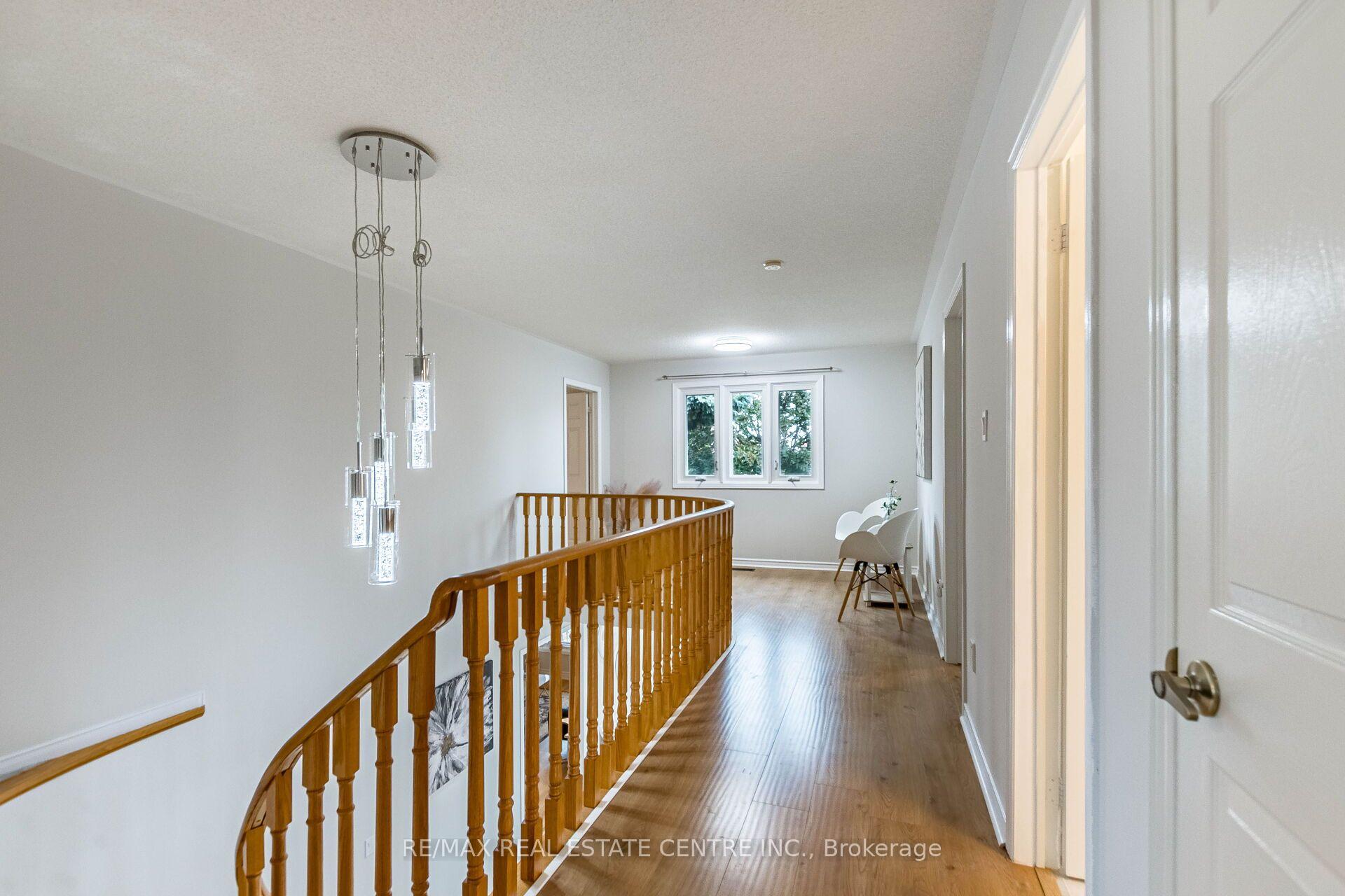 Photo 20 of 829 Stargazer Drive, Mississauga, East Credit — HOMEH