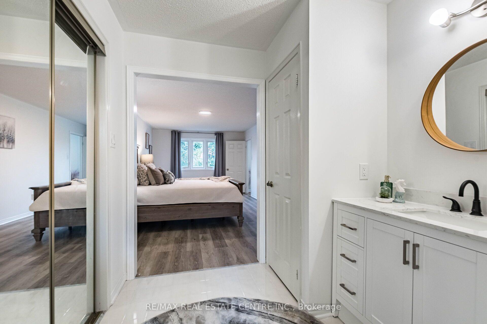 Photo 24 of 829 Stargazer Drive, Mississauga, East Credit — HOMEH