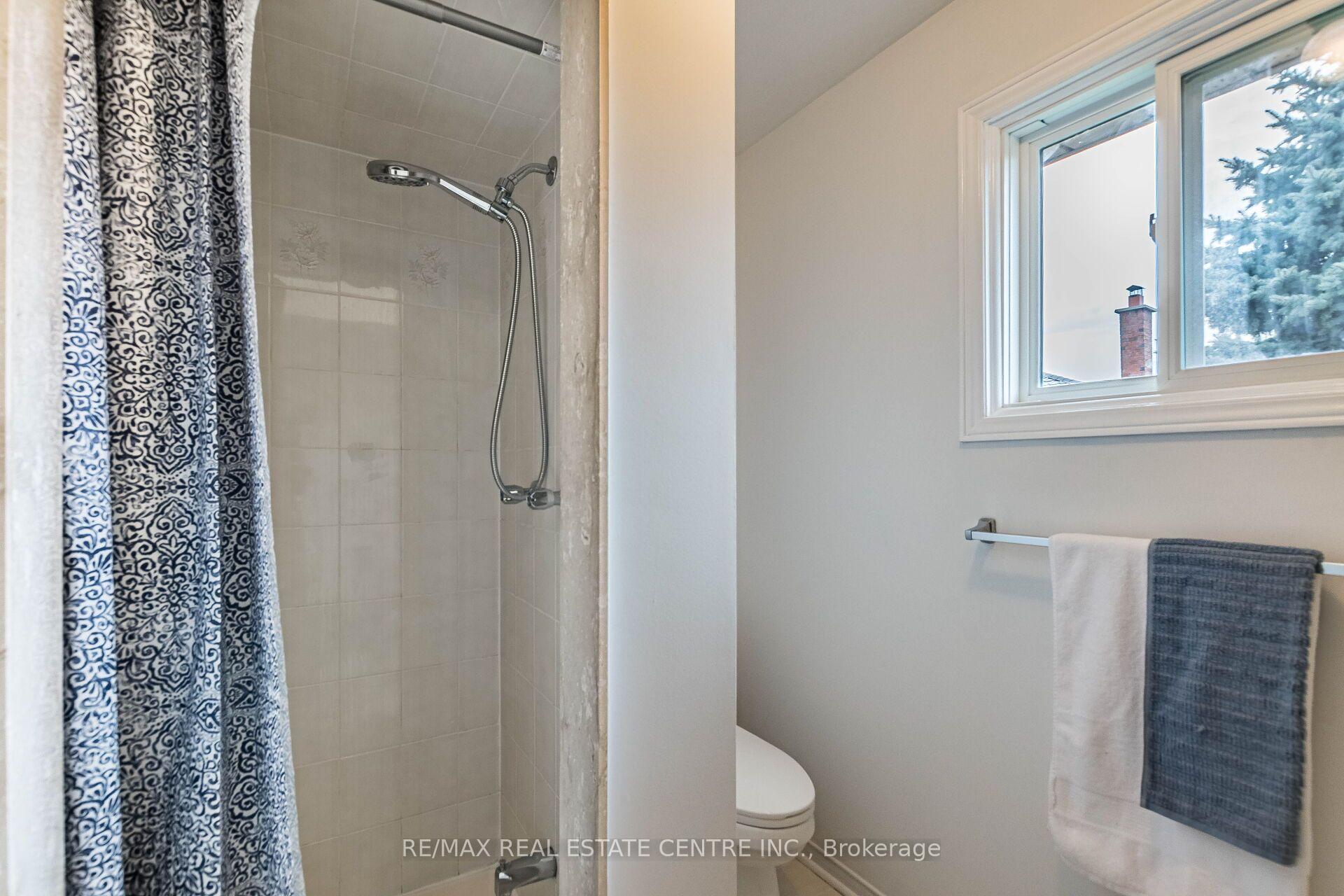 Photo 26 of 829 Stargazer Drive, Mississauga, East Credit — HOMEH