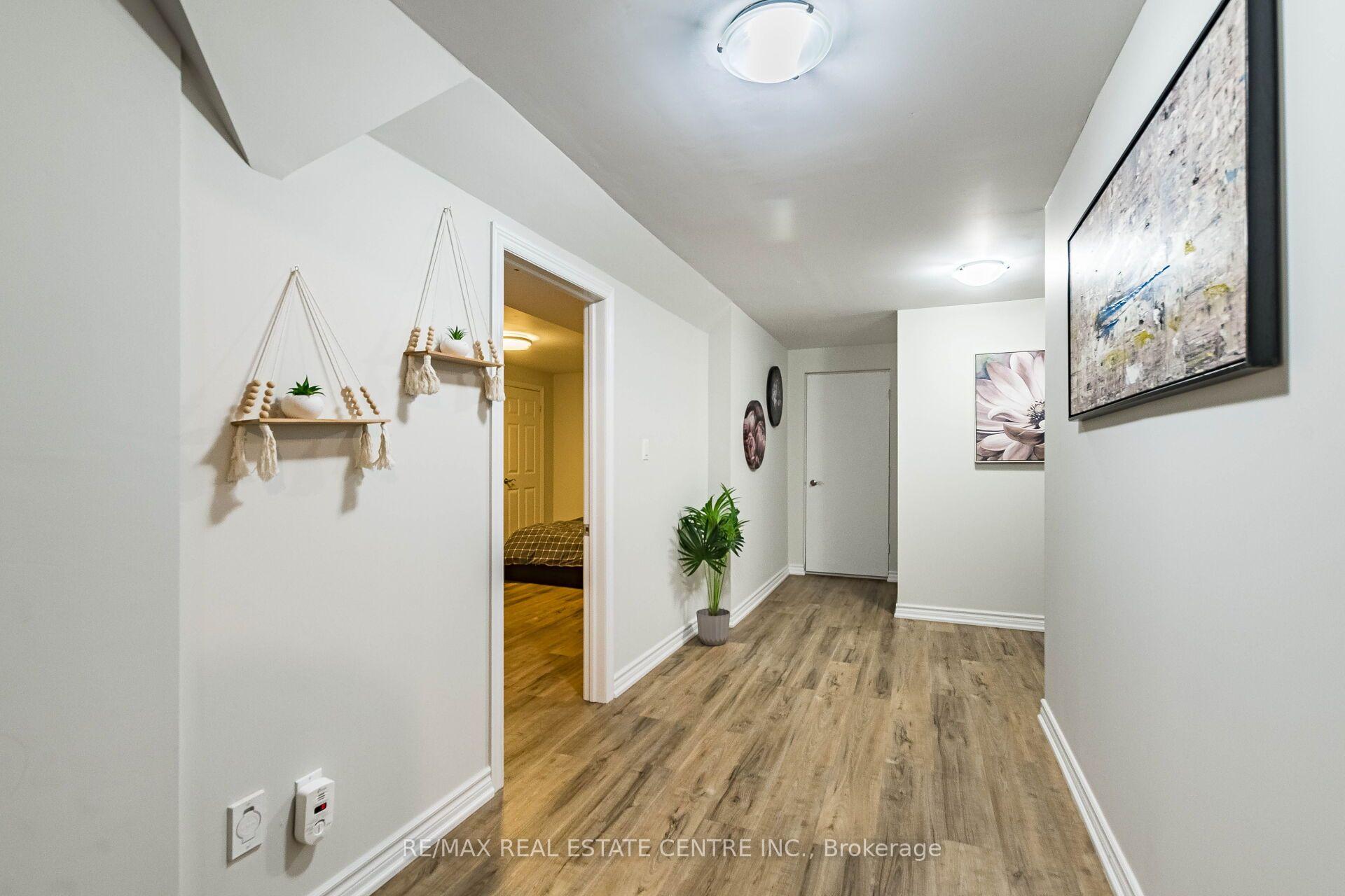 Photo 34 of 829 Stargazer Drive, Mississauga, East Credit — HOMEH
