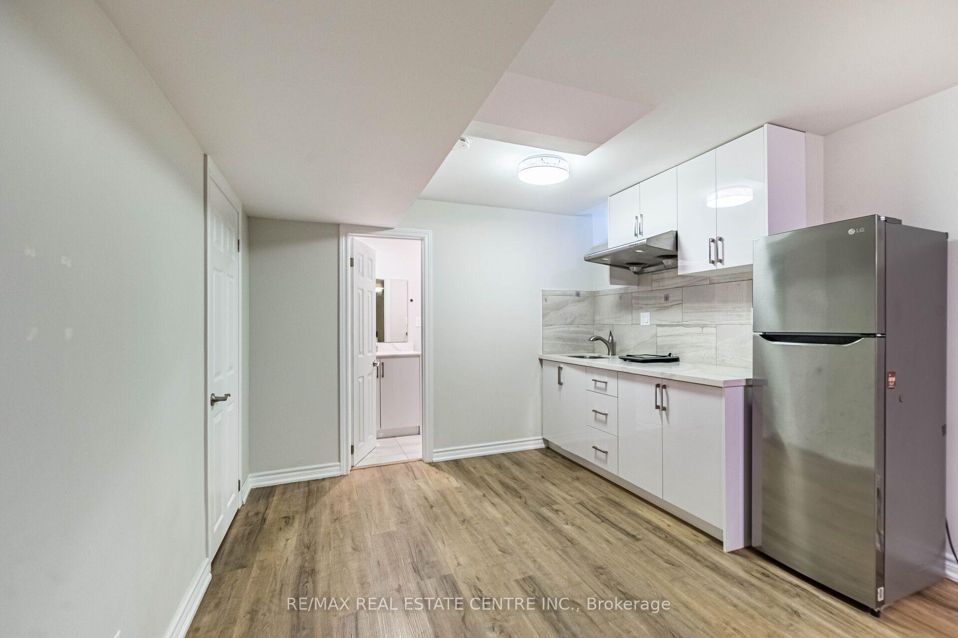 Photo 37 of 829 Stargazer Drive, Mississauga, East Credit — HOMEH
