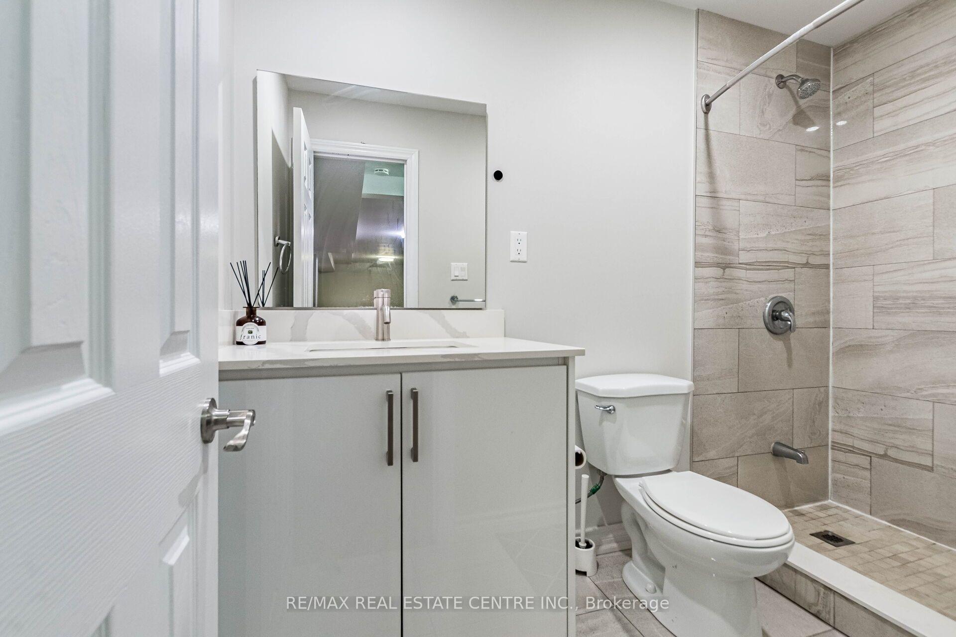 Photo 38 of 829 Stargazer Drive, Mississauga, East Credit — HOMEH