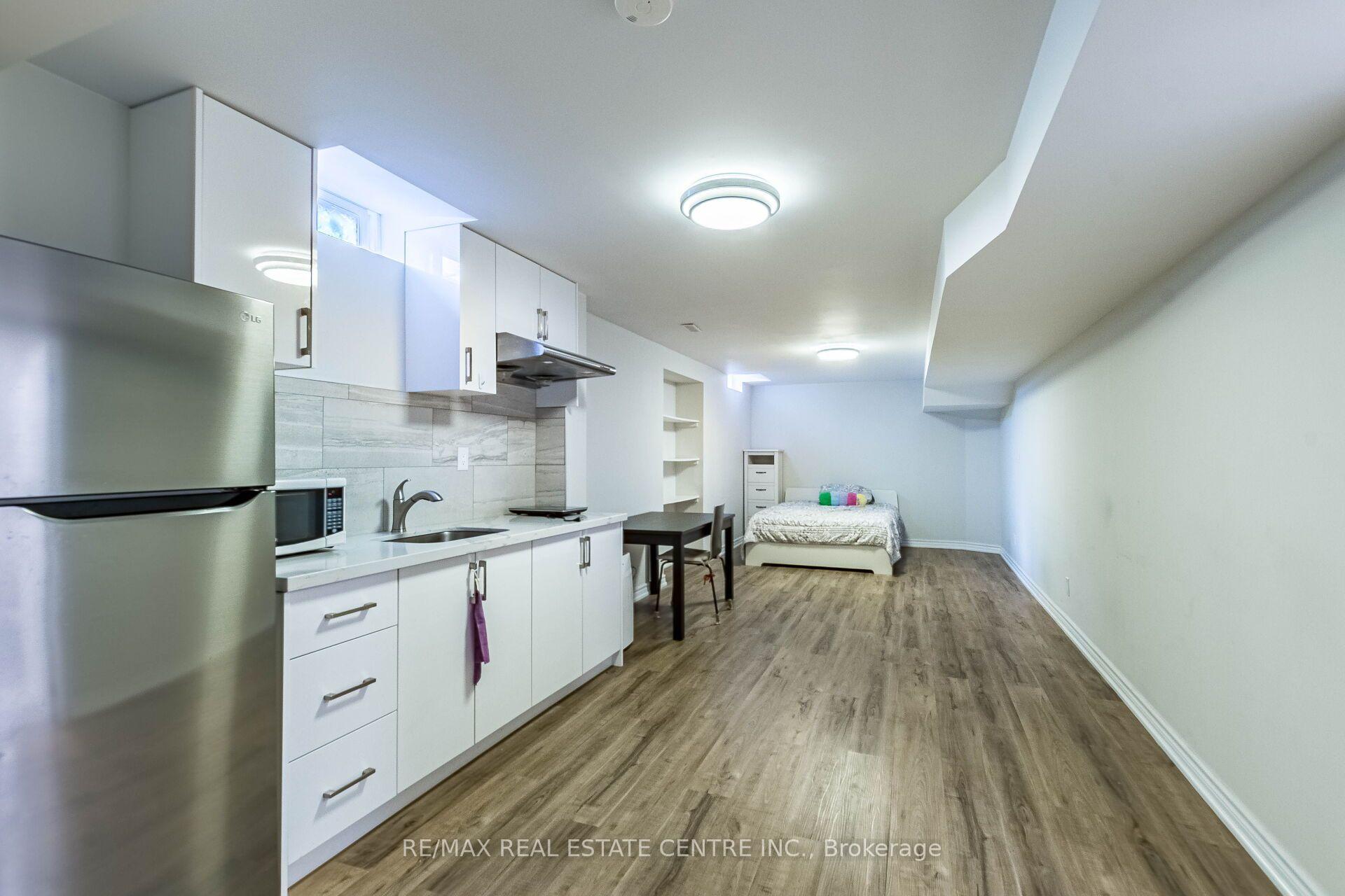 Photo 39 of 829 Stargazer Drive, Mississauga, East Credit — HOMEH