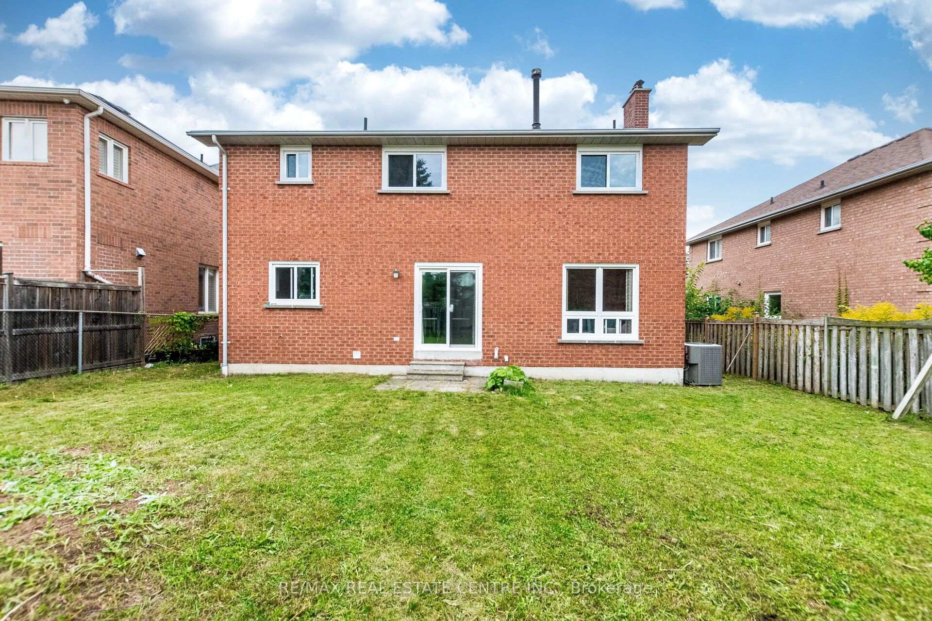 Photo 43 of 829 Stargazer Drive, Mississauga, East Credit — HOMEH
