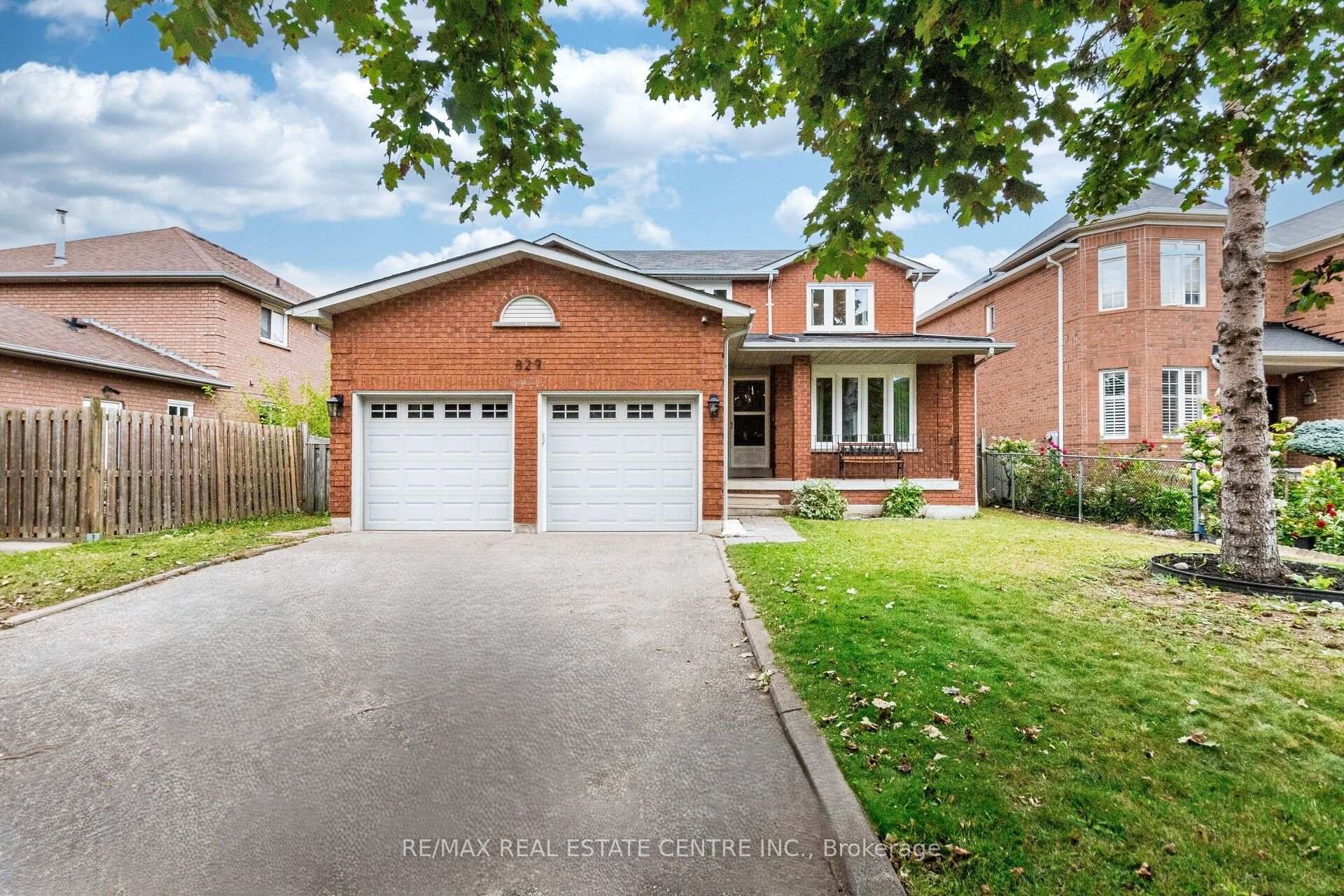 Photo 1 of 829 Stargazer Drive, Mississauga, East Credit — HOMEH