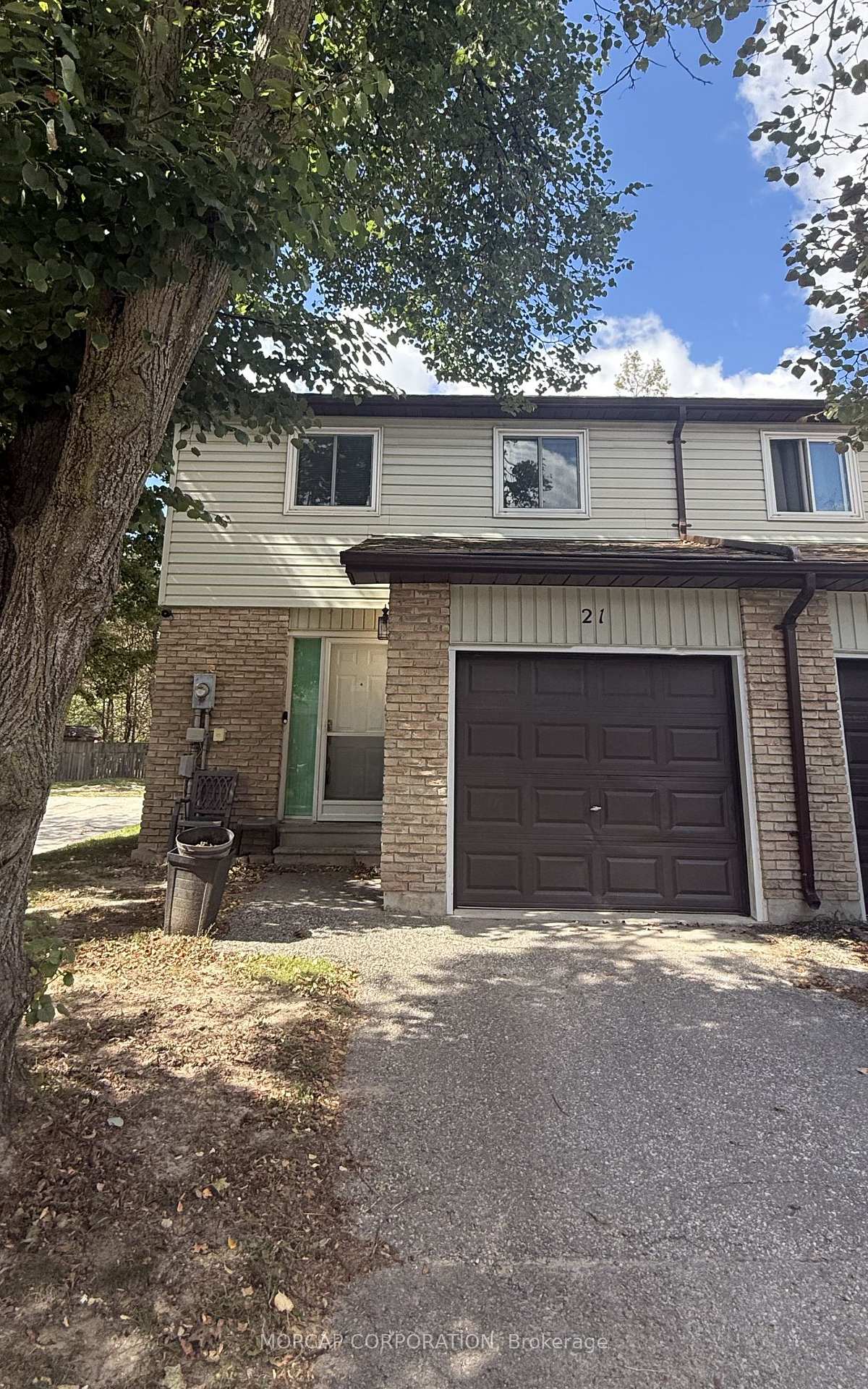Photo 2 of Unit 21, 261 Rose Street, Barrie, Wellington — HOMEH