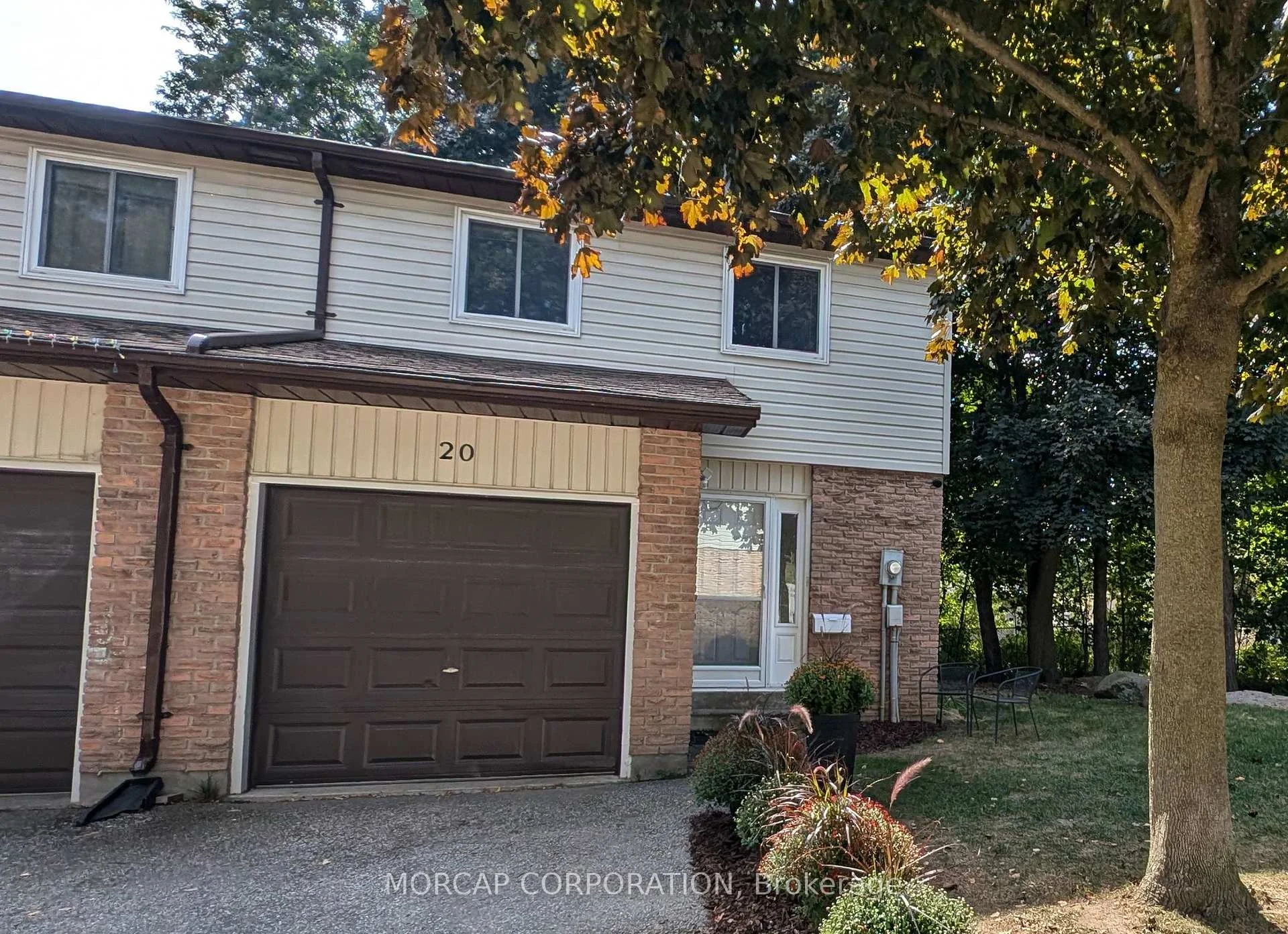 Photo 3 of Unit 21, 261 Rose Street, Barrie, Wellington — HOMEH