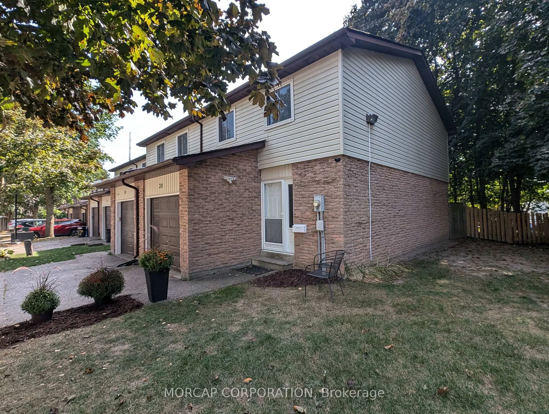 Photo 4 of Unit 21, 261 Rose Street, Barrie, Wellington — HOMEH