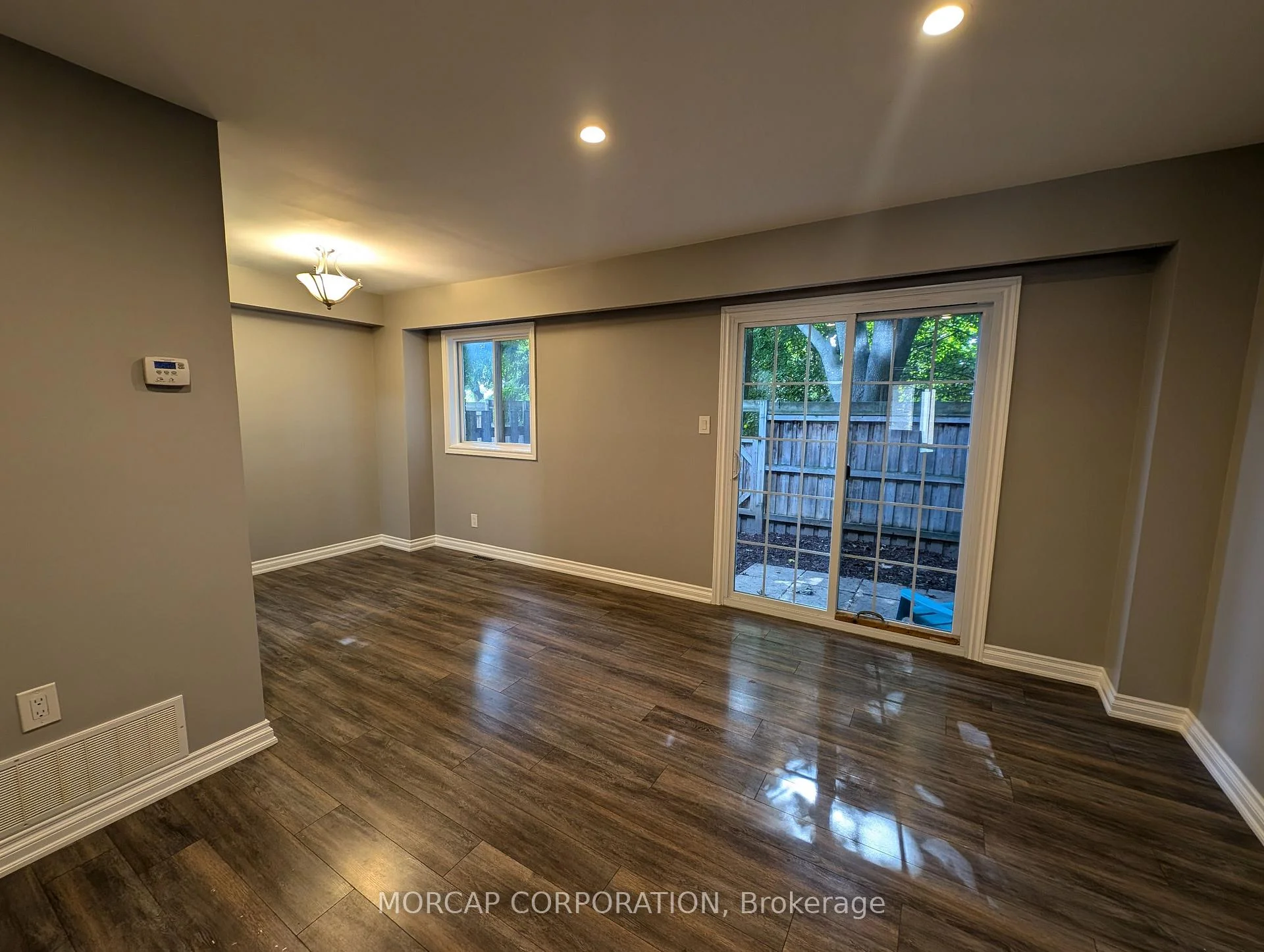 Photo 9 of Unit 21, 261 Rose Street, Barrie, Wellington — HOMEH