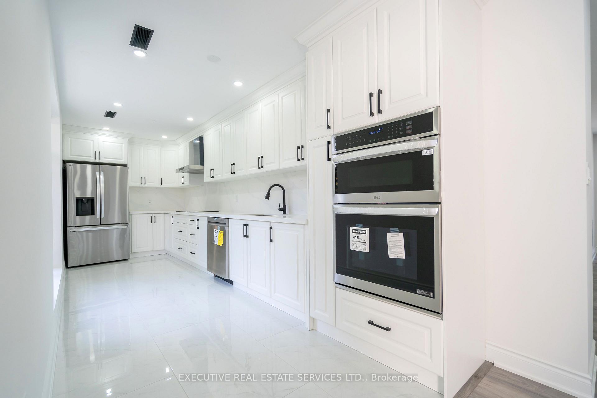Photo 15 of 646 Sequin Crescent, Mississauga, Lorne Park — HOMEH