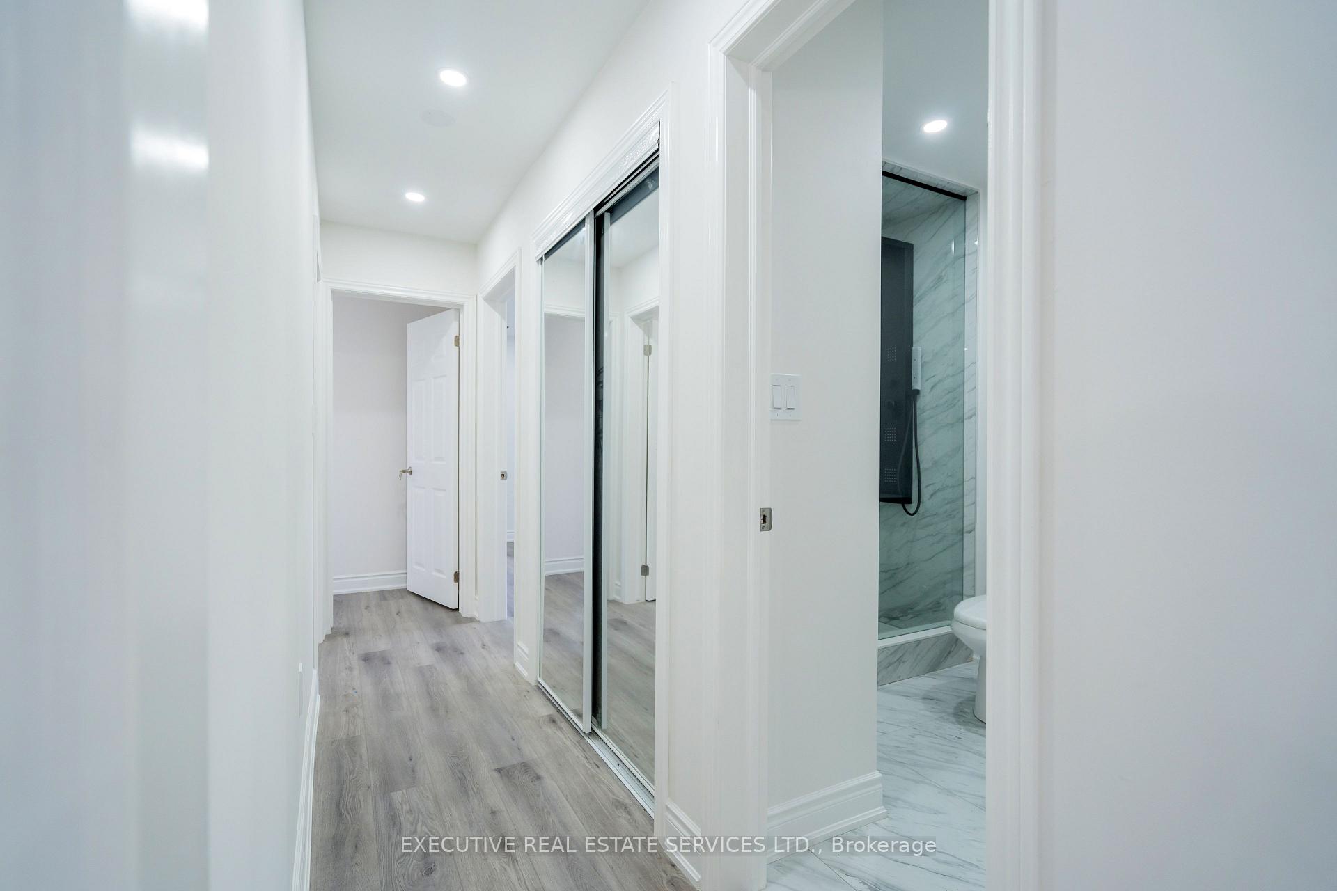 Photo 17 of 646 Sequin Crescent, Mississauga, Lorne Park — HOMEH