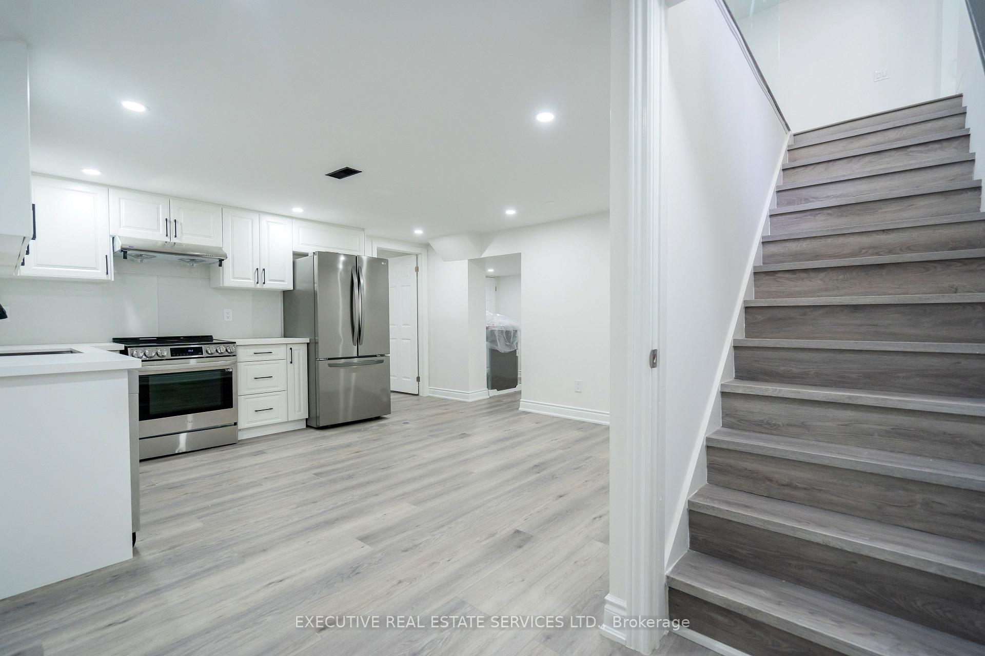 Photo 38 of 646 Sequin Crescent, Mississauga, Lorne Park — HOMEH