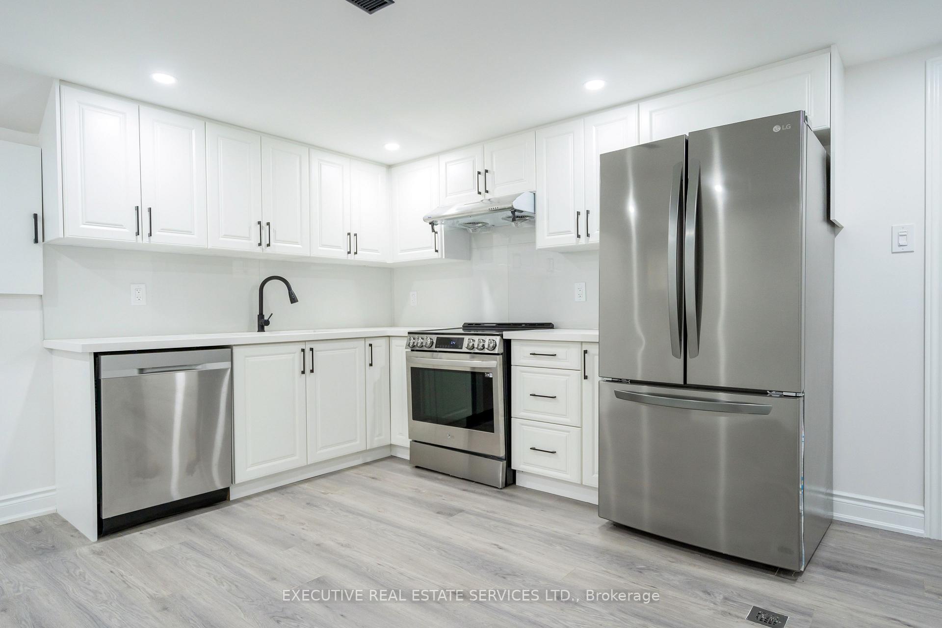 Photo 40 of 646 Sequin Crescent, Mississauga, Lorne Park — HOMEH