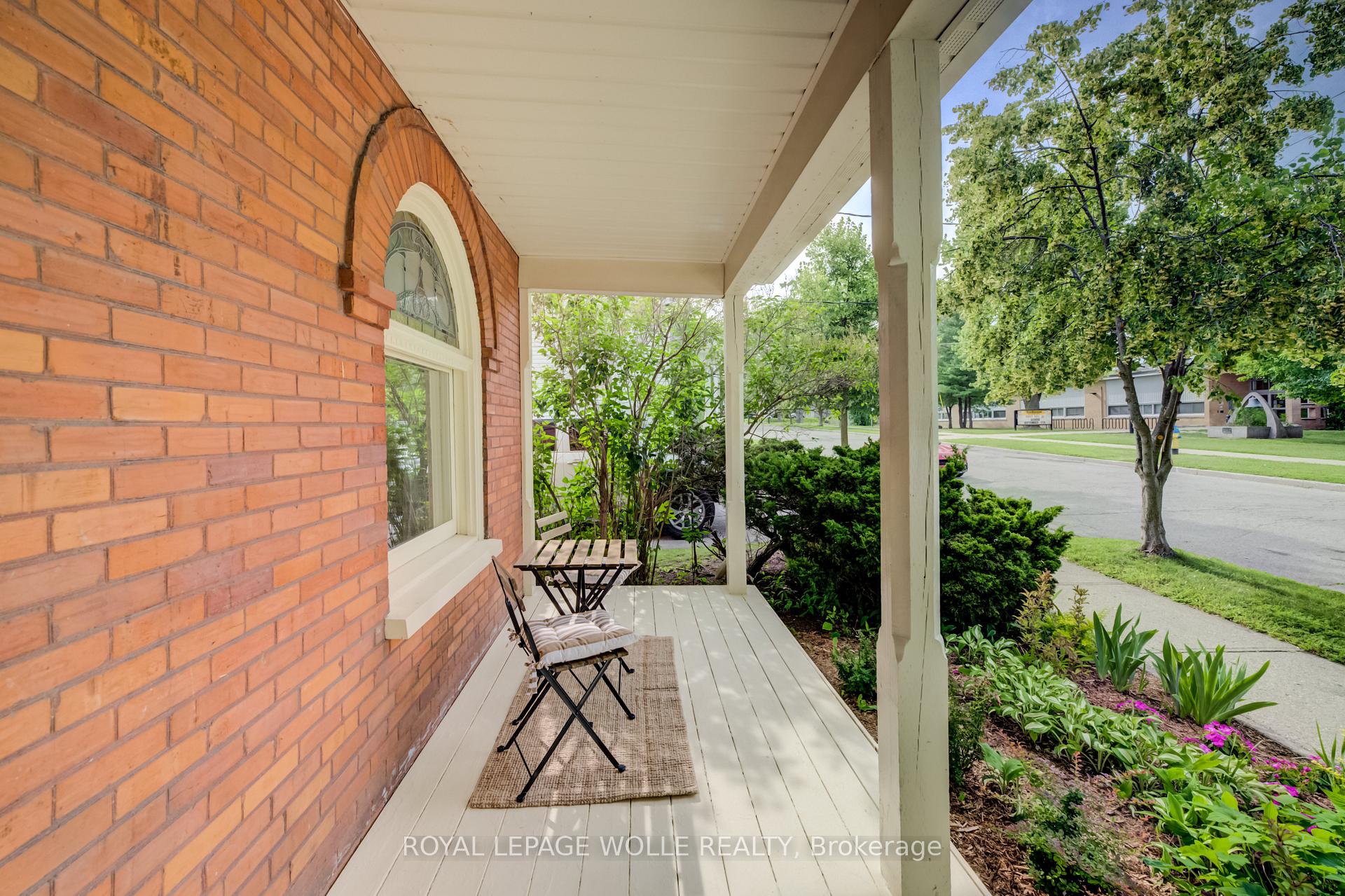 Photo 6 of 25 Central Street, Waterloo, Beechwood/University — HOMEH