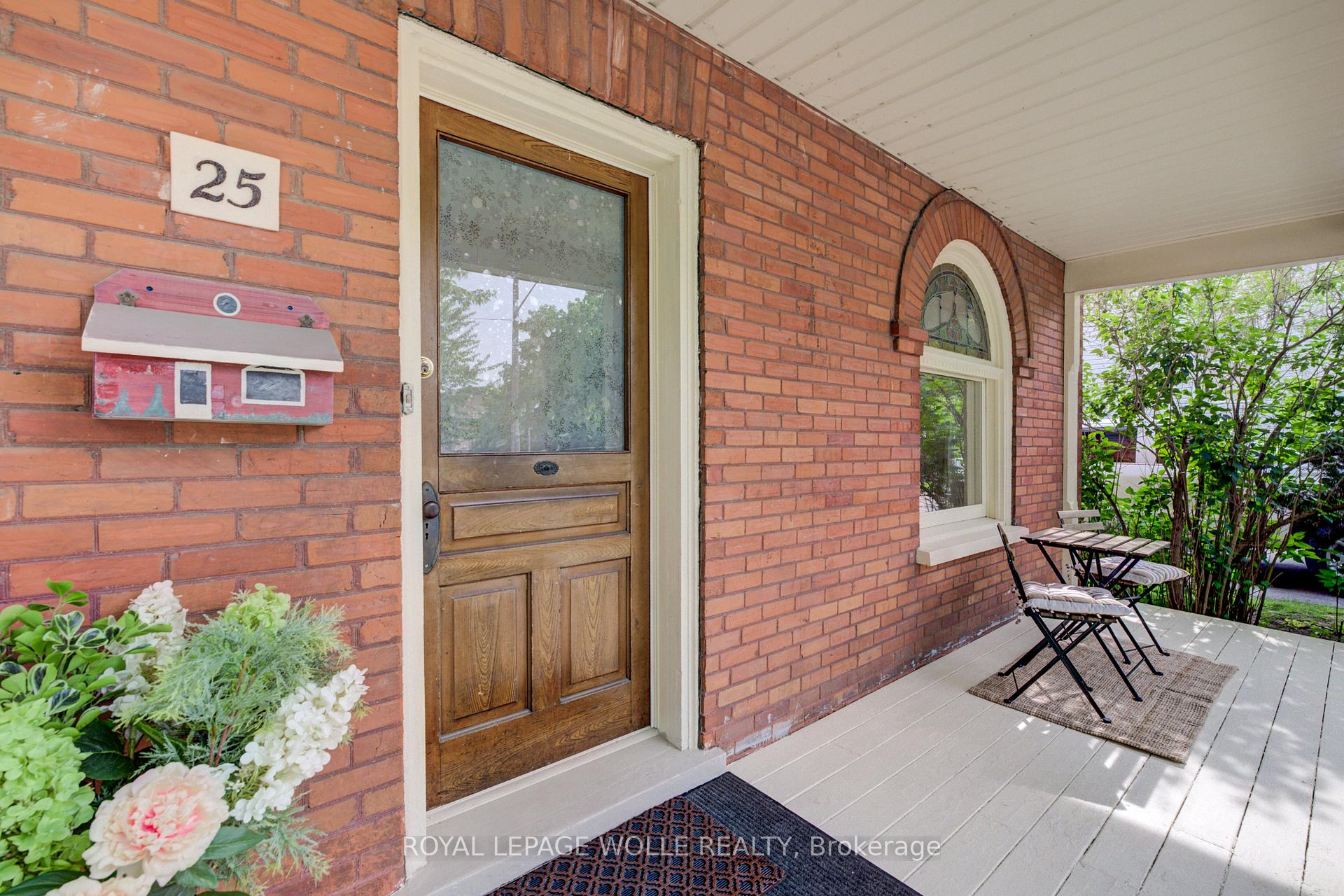 Photo 7 of 25 Central Street, Waterloo, Beechwood/University — HOMEH
