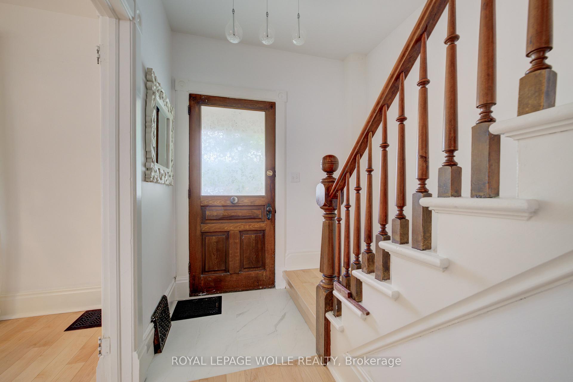 Photo 8 of 25 Central Street, Waterloo, Beechwood/University — HOMEH