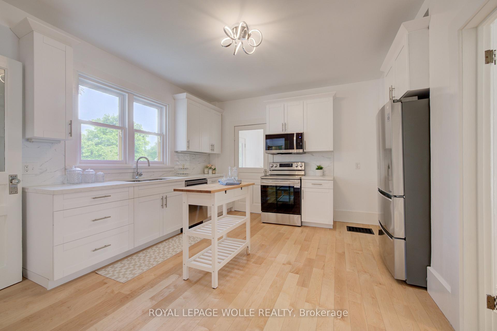 Photo 17 of 25 Central Street, Waterloo, Beechwood/University — HOMEH