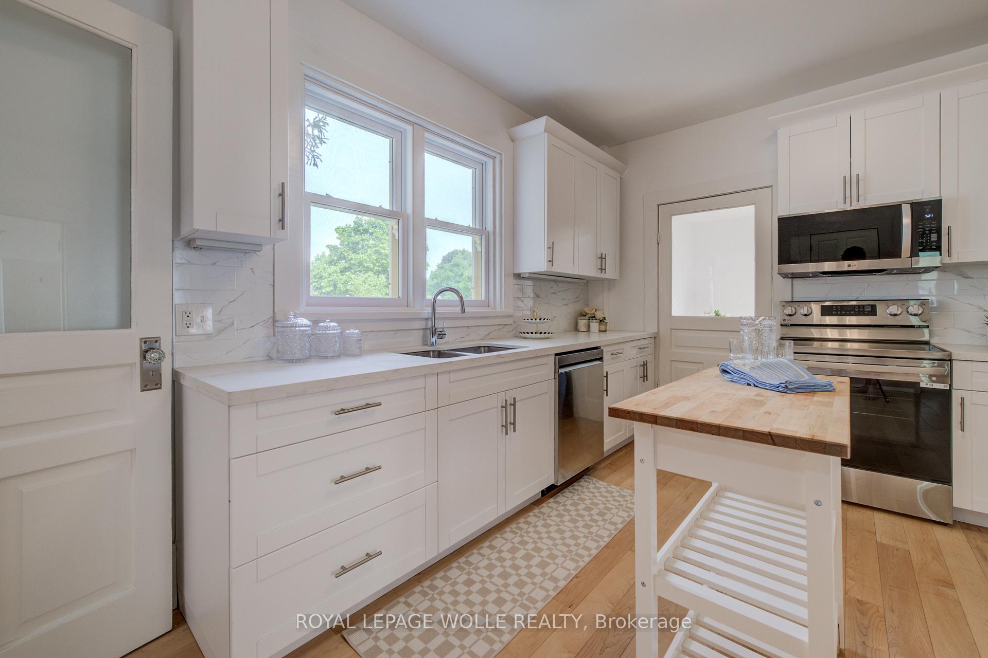 Photo 22 of 25 Central Street, Waterloo, Beechwood/University — HOMEH