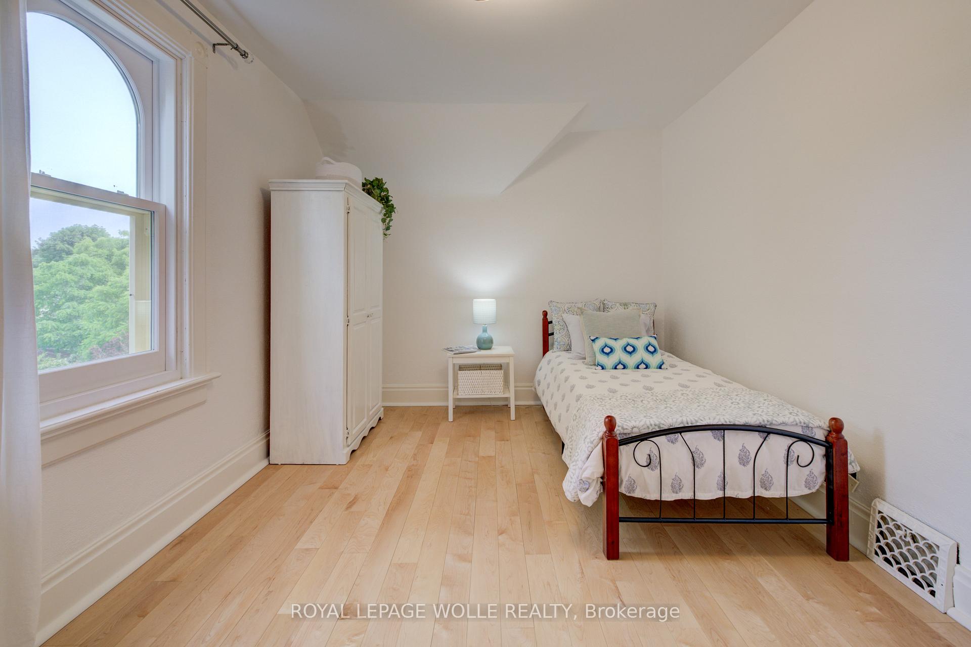 Photo 37 of 25 Central Street, Waterloo, Beechwood/University — HOMEH