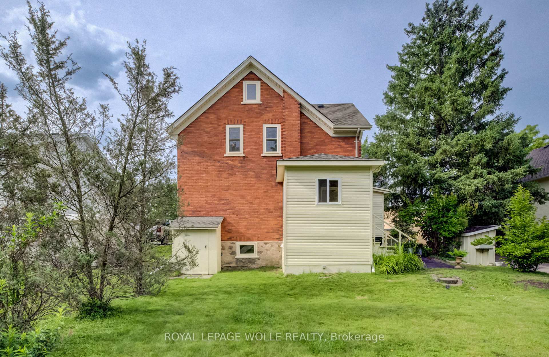 Photo 46 of 25 Central Street, Waterloo, Beechwood/University — HOMEH