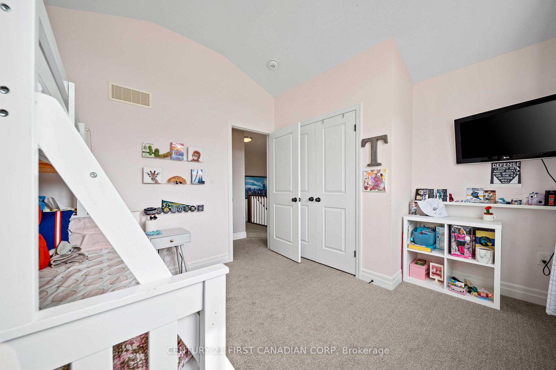 Photo 33 of 168 Gilmour Drive, Lucan Biddulph, Lucan — HOMEH