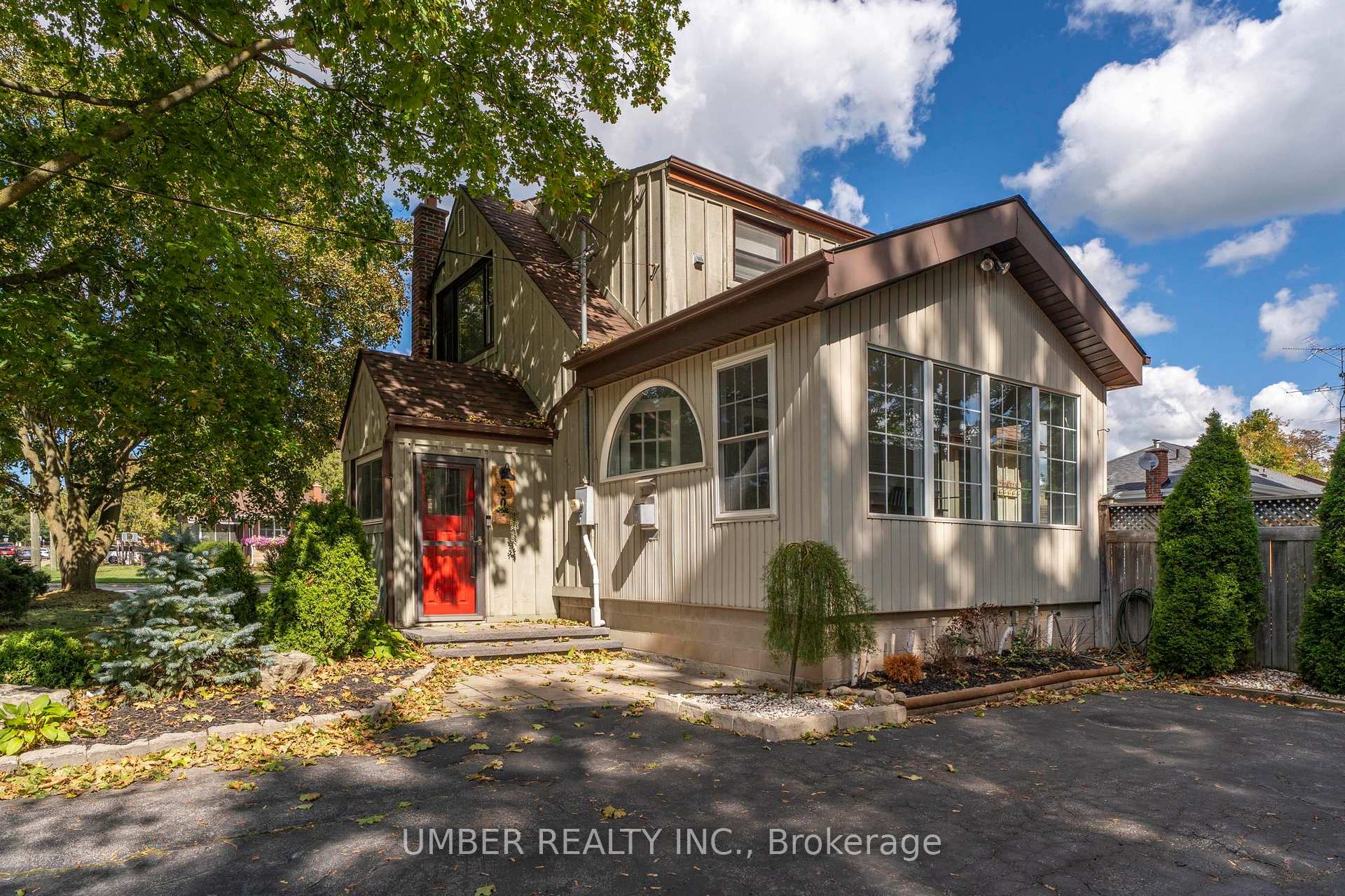 Photo 2 of 30 Elgin Street, Hamilton, Waterdown — HOMEH
