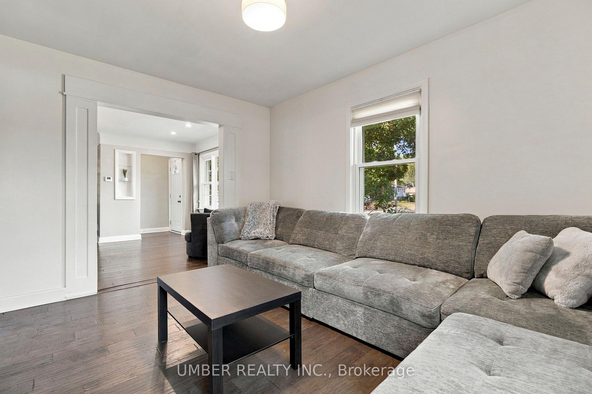 Photo 9 of 30 Elgin Street, Hamilton, Waterdown — HOMEH