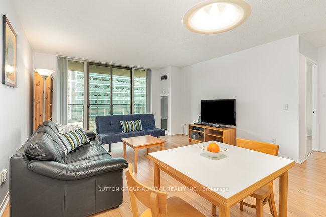 Photo 4 of Unit 1108, 750 Bay Street, Toronto, Bay Street Corridor — HOMEH