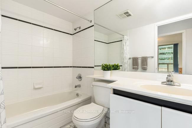 Photo 9 of Unit 1108, 750 Bay Street, Toronto, Bay Street Corridor — HOMEH