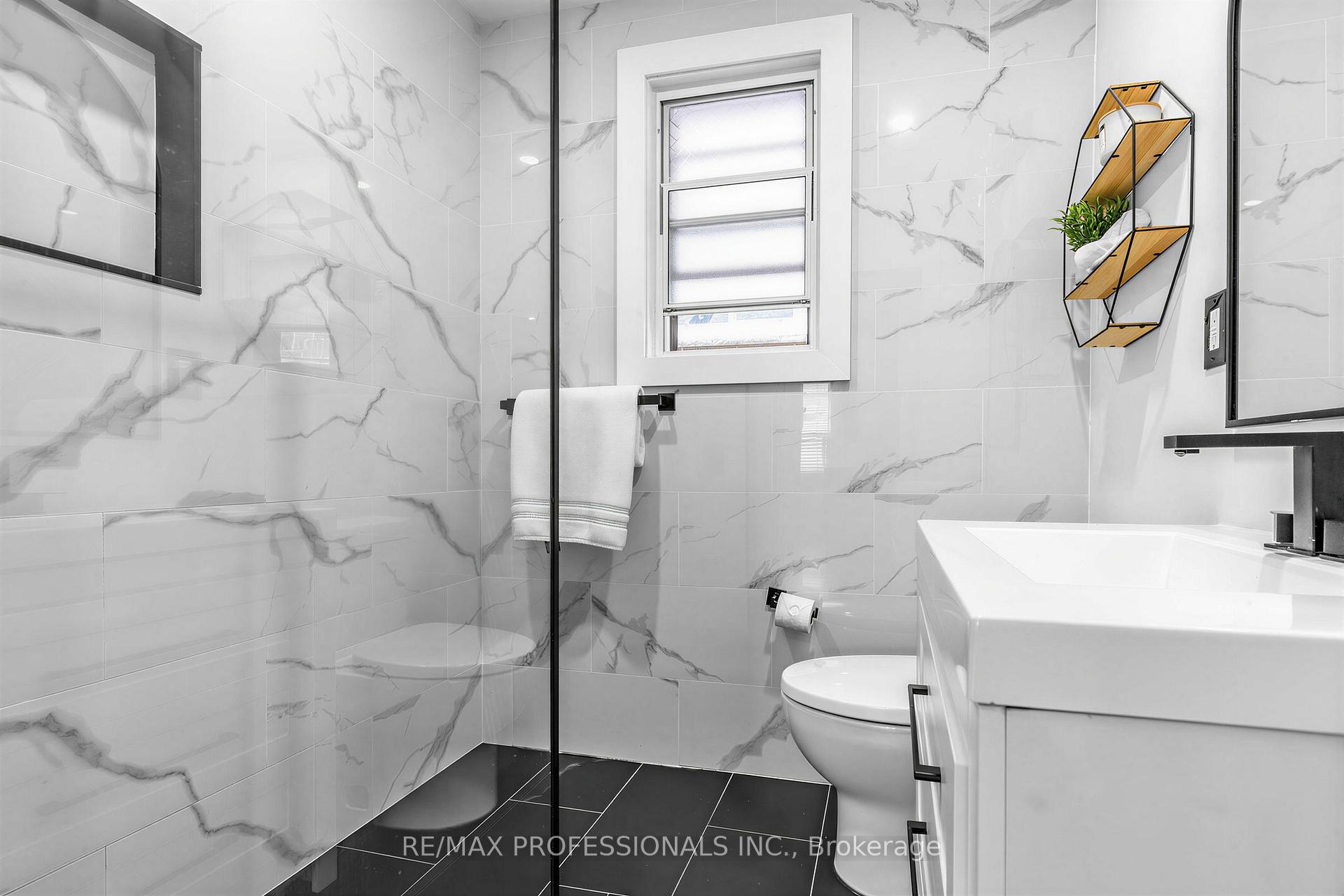 Photo 14 of 429 Gilbert Avenue, Toronto, Caledonia-Fairbank — HOMEH