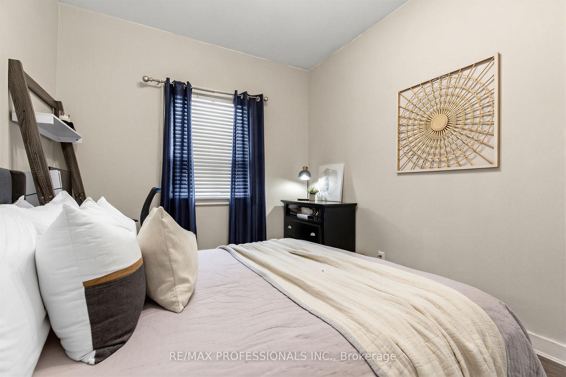 Photo 16 of 429 Gilbert Avenue, Toronto, Caledonia-Fairbank — HOMEH