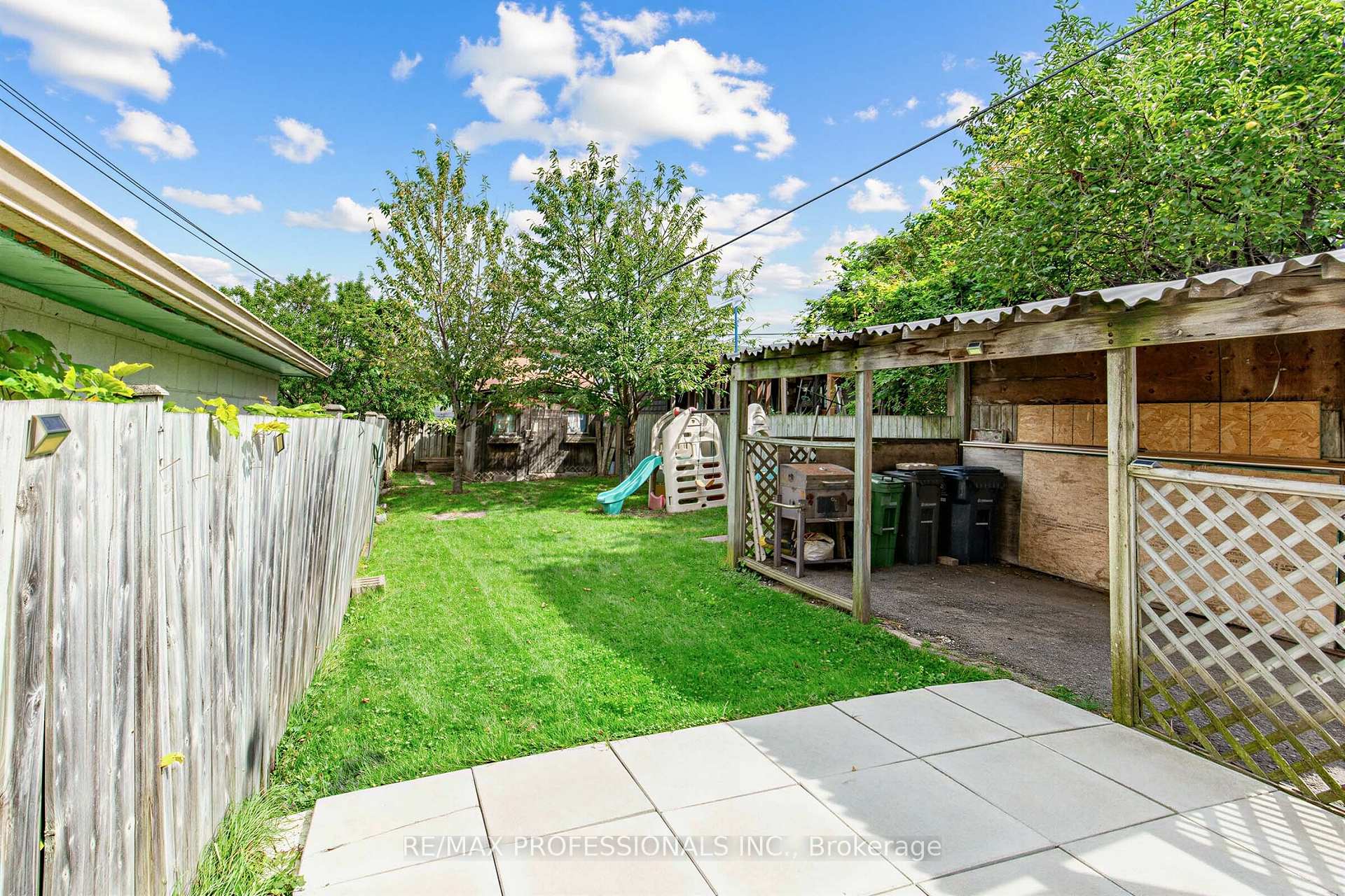 Photo 26 of 429 Gilbert Avenue, Toronto, Caledonia-Fairbank — HOMEH
