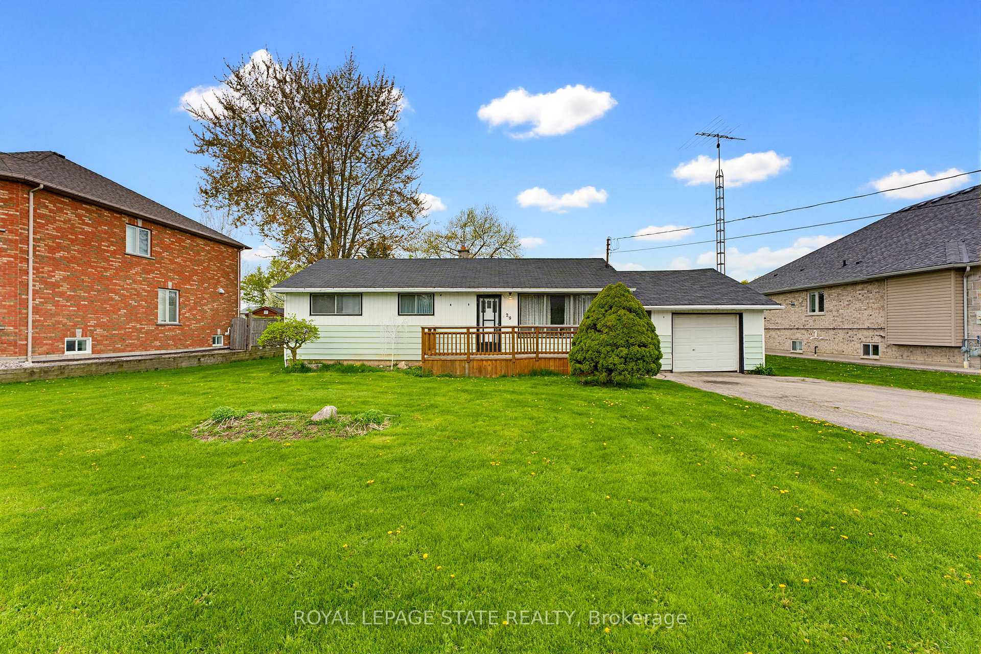 Photo 8 of 29 Leckie Avenue, Hamilton, Stoney Creek Mountain — HOMEH