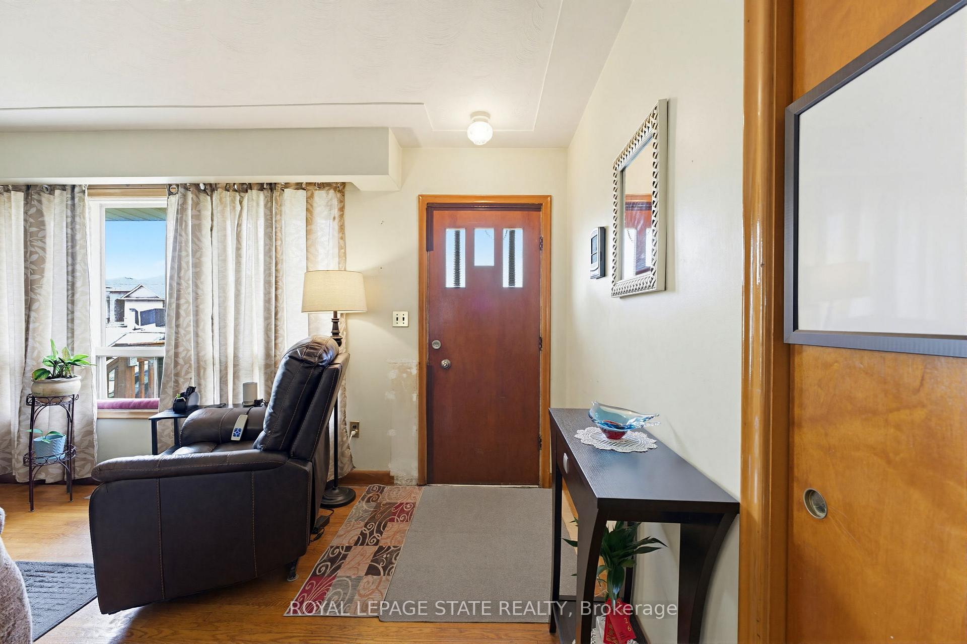 Photo 16 of 29 Leckie Avenue, Hamilton, Stoney Creek Mountain — HOMEH