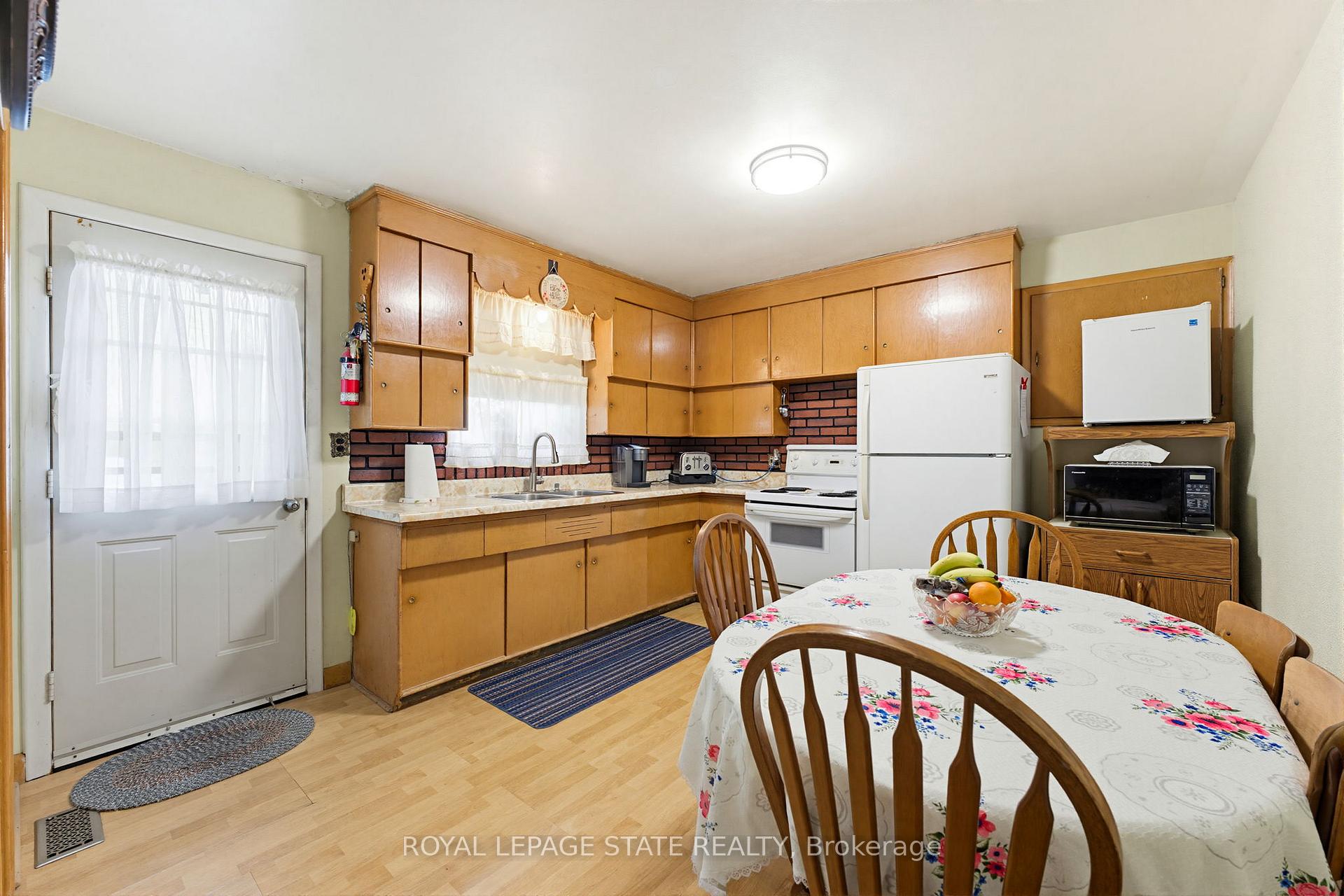 Photo 19 of 29 Leckie Avenue, Hamilton, Stoney Creek Mountain — HOMEH