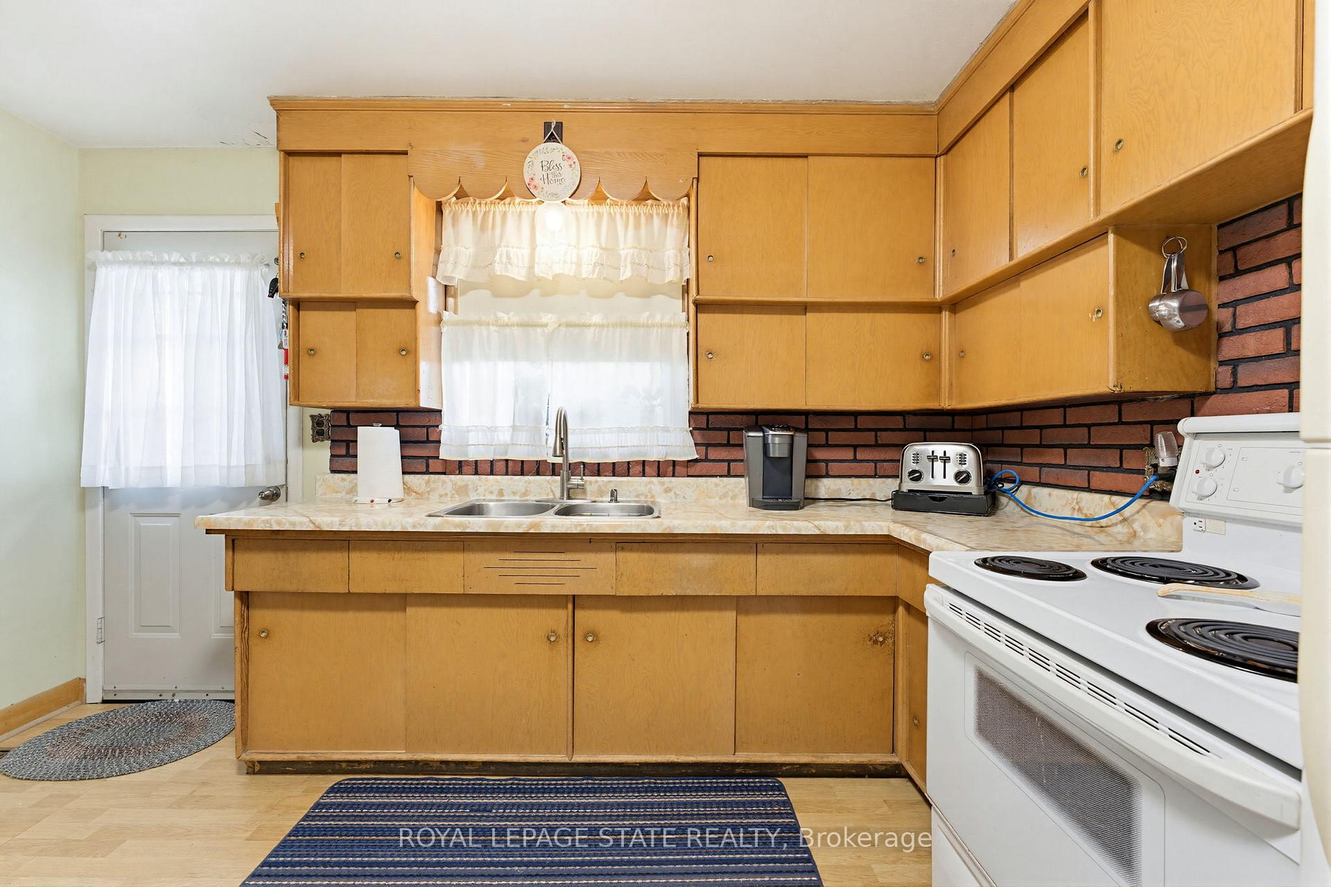 Photo 21 of 29 Leckie Avenue, Hamilton, Stoney Creek Mountain — HOMEH