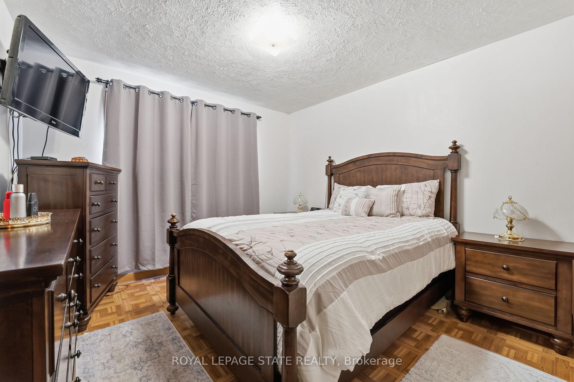 Photo 24 of 29 Leckie Avenue, Hamilton, Stoney Creek Mountain — HOMEH