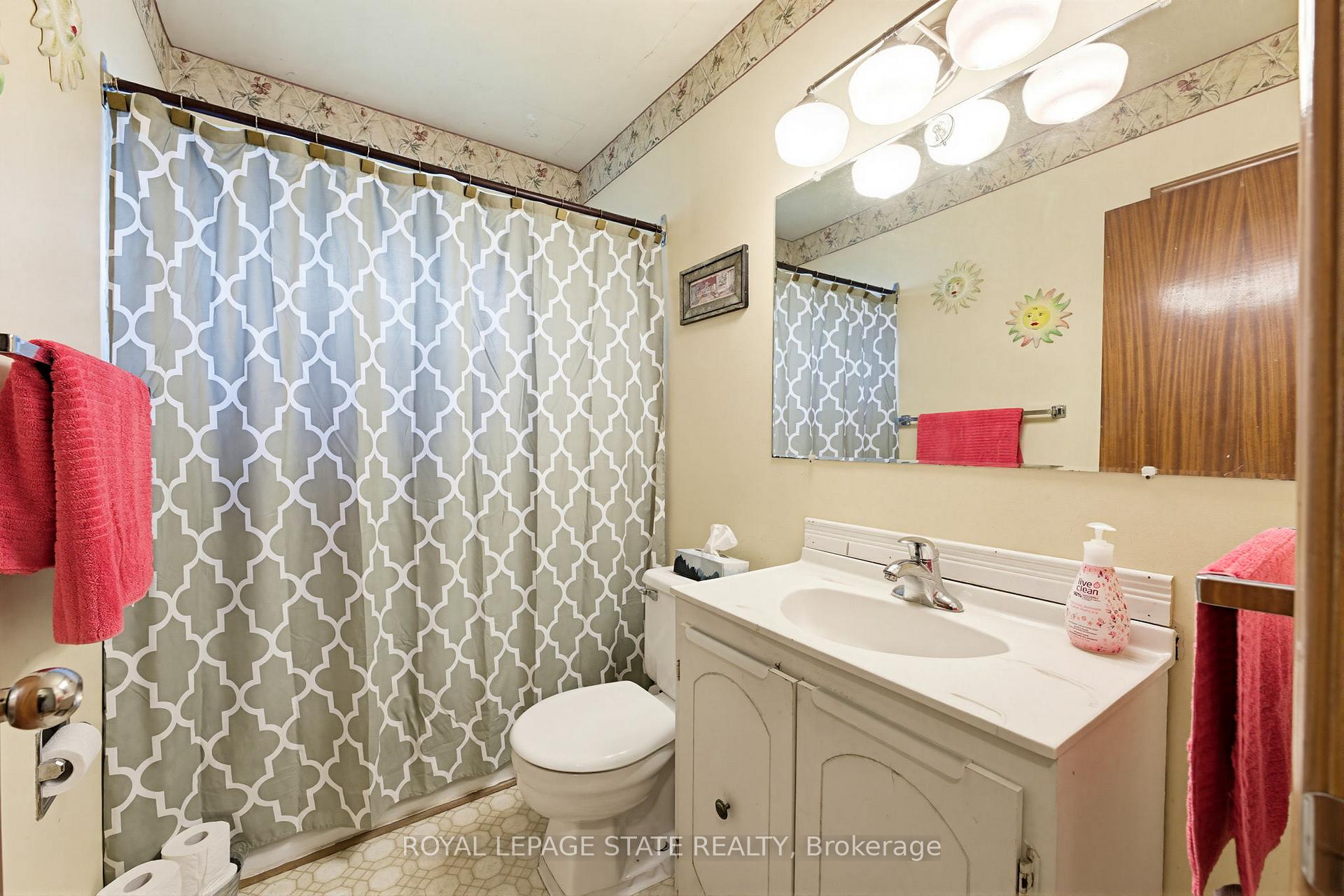 Photo 27 of 29 Leckie Avenue, Hamilton, Stoney Creek Mountain — HOMEH