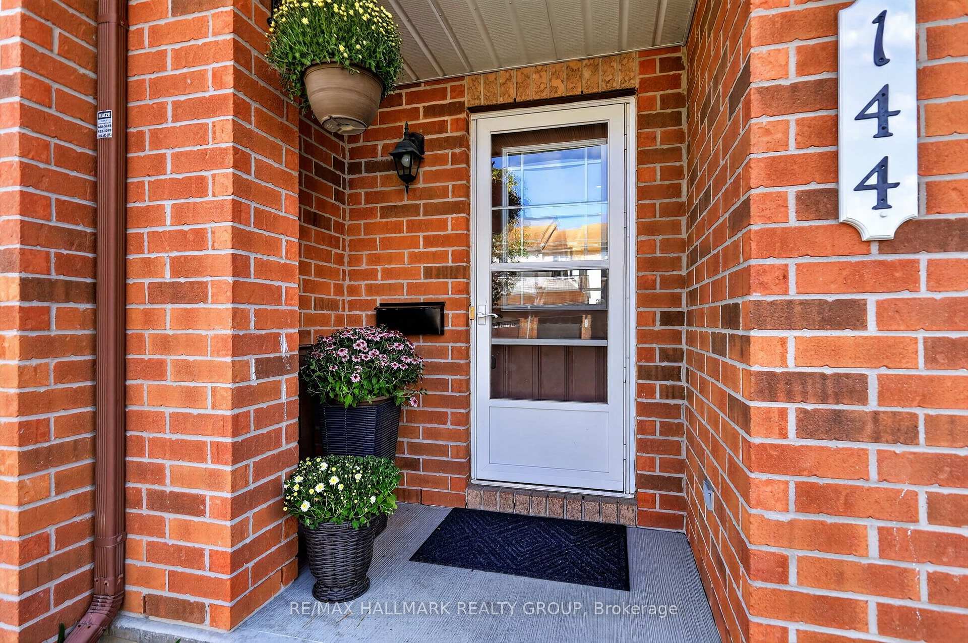 Photo 2 of 144 Marrissa Avenue, Ottawa, Beacon Hill South — HOMEH