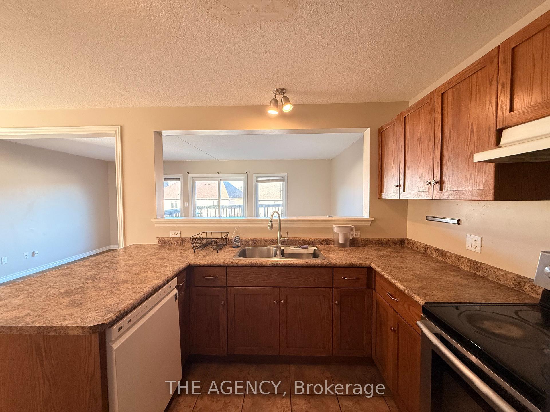 Photo 13 of 31 Dougall Street, Guelph, Grange Road — HOMEH