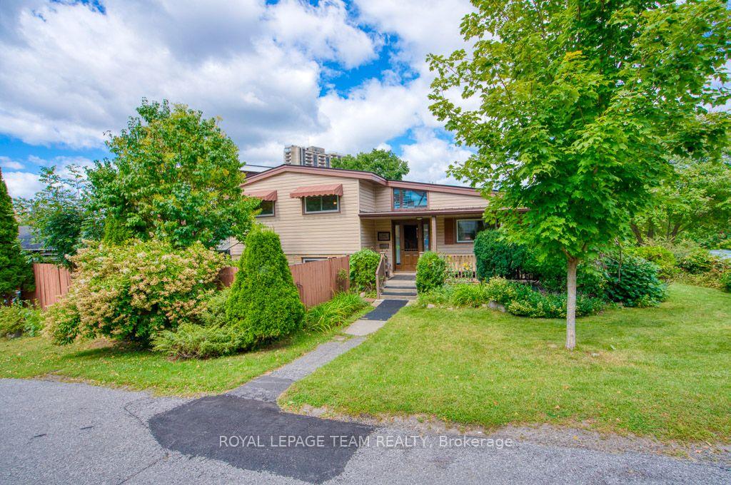Photo 1 of 220 Ancaster Avenue, Ottawa, Woodroffe — HOMEH