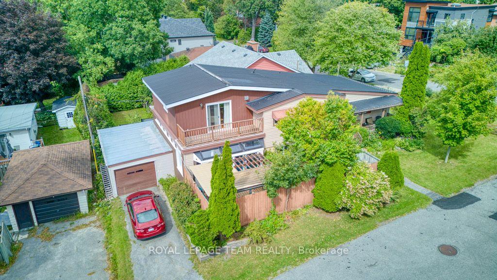 Photo 2 of 220 Ancaster Avenue, Ottawa, Woodroffe — HOMEH