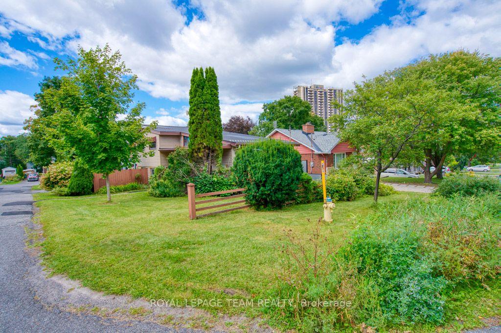 Photo 7 of 220 Ancaster Avenue, Ottawa, Woodroffe — HOMEH