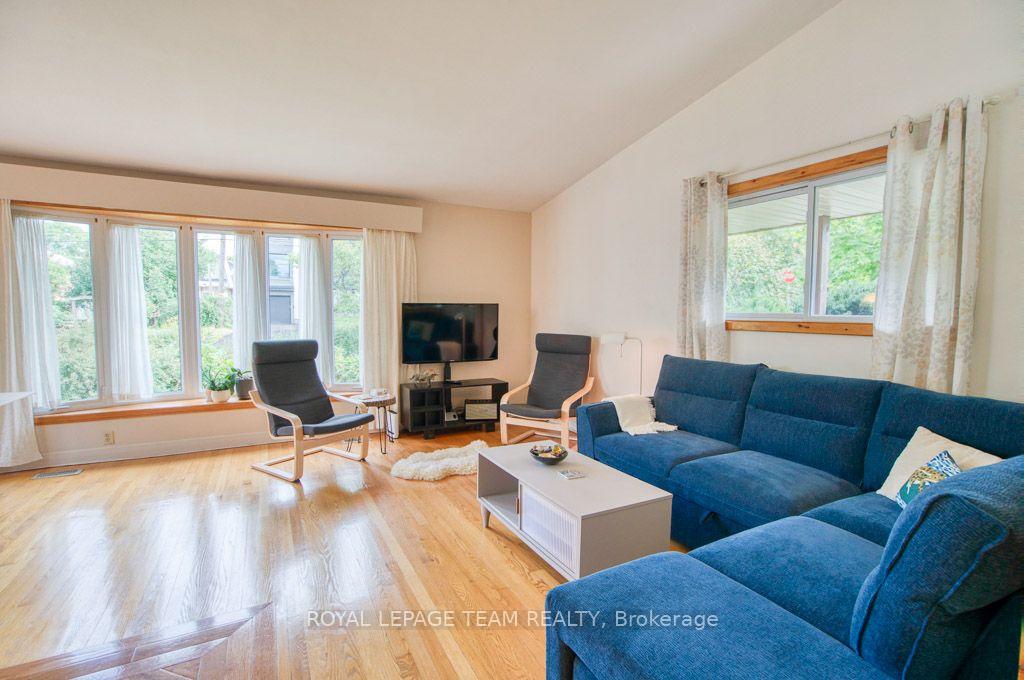 Photo 10 of 220 Ancaster Avenue, Ottawa, Woodroffe — HOMEH