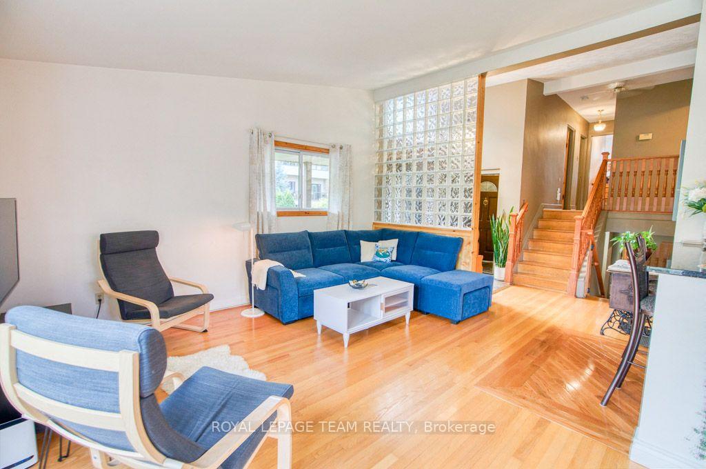 Photo 11 of 220 Ancaster Avenue, Ottawa, Woodroffe — HOMEH