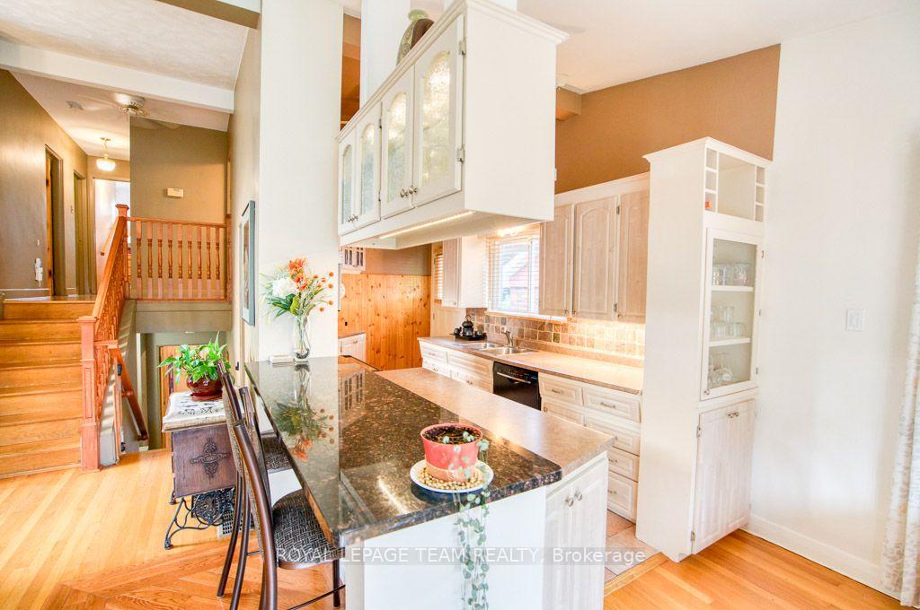 Photo 16 of 220 Ancaster Avenue, Ottawa, Woodroffe — HOMEH