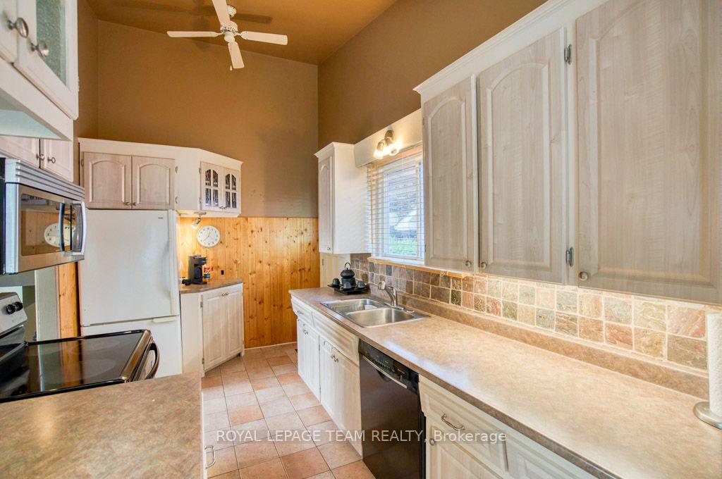 Photo 18 of 220 Ancaster Avenue, Ottawa, Woodroffe — HOMEH
