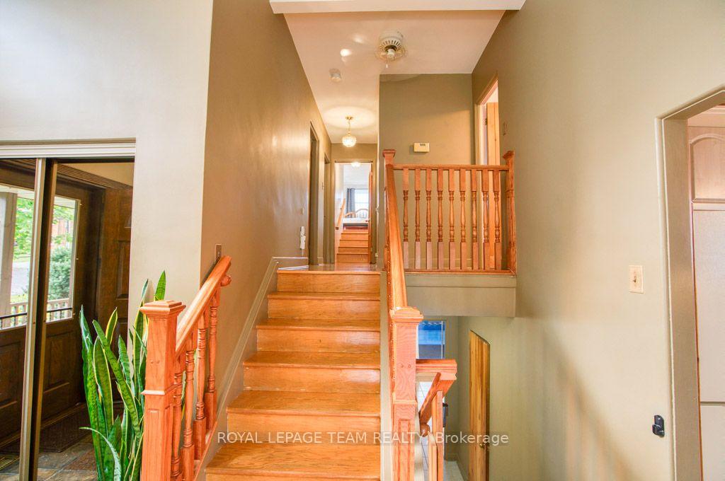 Photo 20 of 220 Ancaster Avenue, Ottawa, Woodroffe — HOMEH